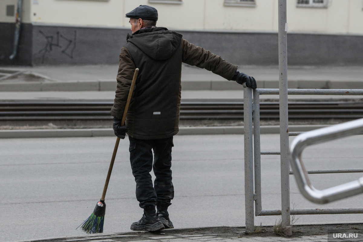 Сейчас иностранцы имеют право на пенсию, если живут в РФ не менее 15 лет и имеют вид на жительство. Фото: Илья Московец © URA.RU