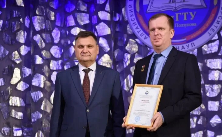 Фото: . Андрей Марков и Андрей Шалунов / пресс-служба АлтГТУ