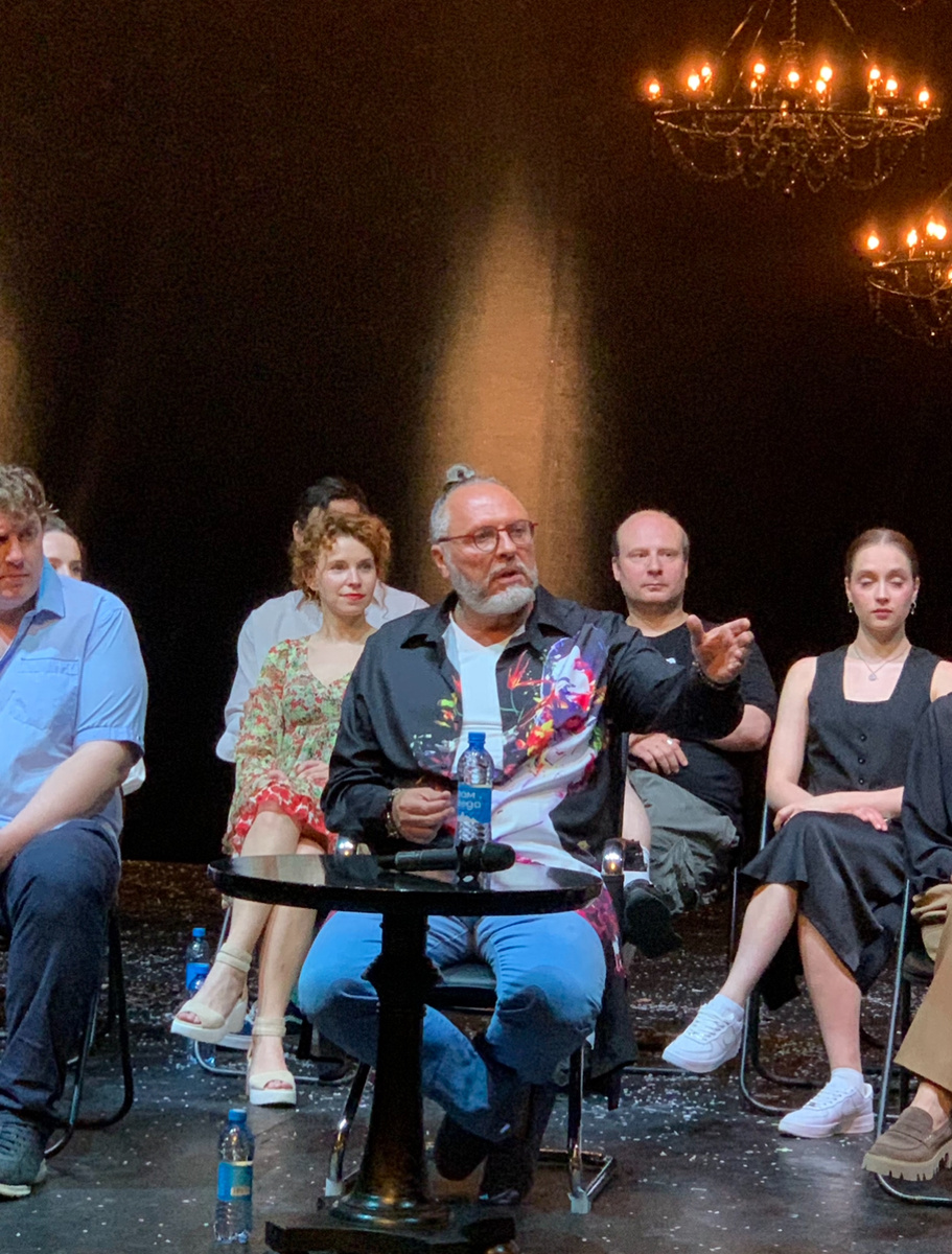 Юрий Грымов и команда спектакля