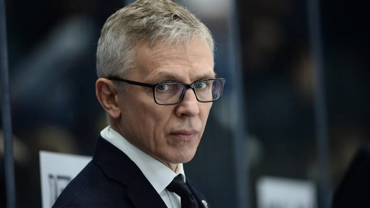 Игорь Ларионов начал поздно тренировать, но сейчас получил команду, с которой может реализовать свои идеи