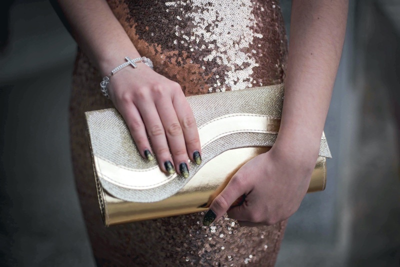 Формальность против Универсальности.