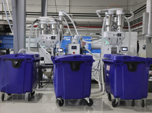    мусорные контейнеры // фото: пресс-служба Правительства Ростовской области