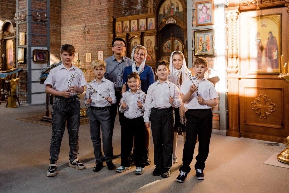    Евгений Хан, Лилия Сирант с детьми. Фото: Из семейного архива