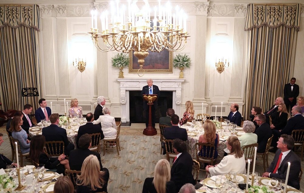    Гости Трампа были возмущены маленькими порциями. Фото: Reuters