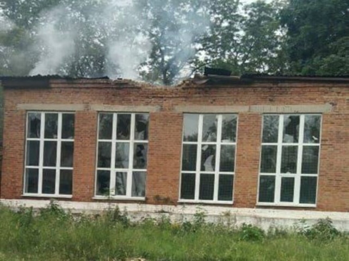     Вражеские БПЛА атаковали здание администрации муниципалитета в Большесолдатском районе Курской области