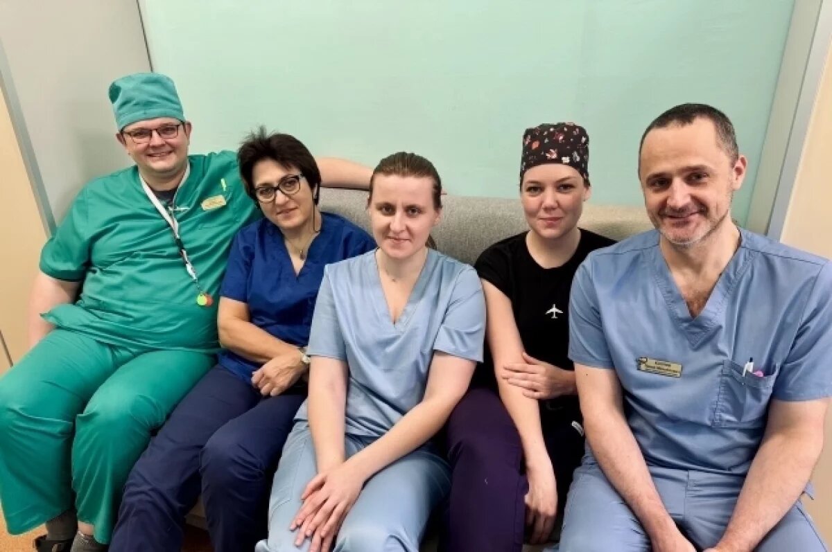    Смоленские врачи спасли упавшего с девятого этажа юношу