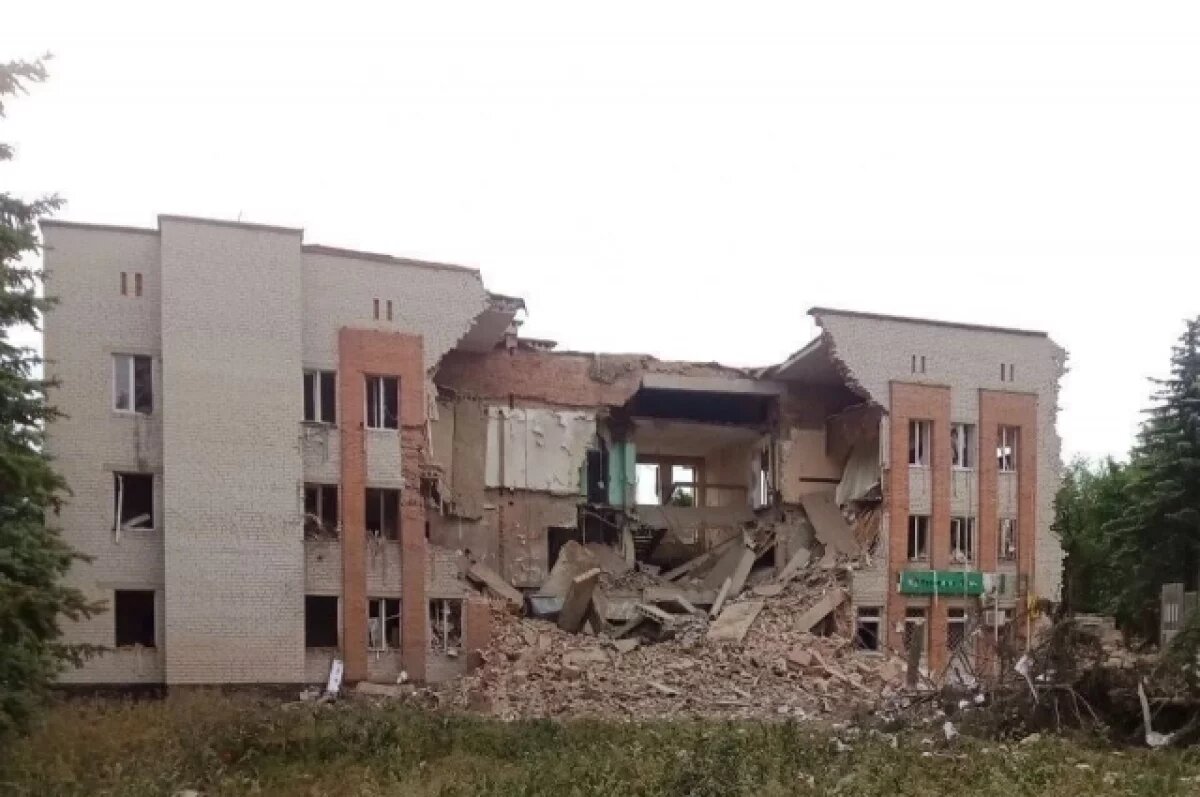    В Курской области вражеские БПЛА атаковали администрацию, школу и ДК