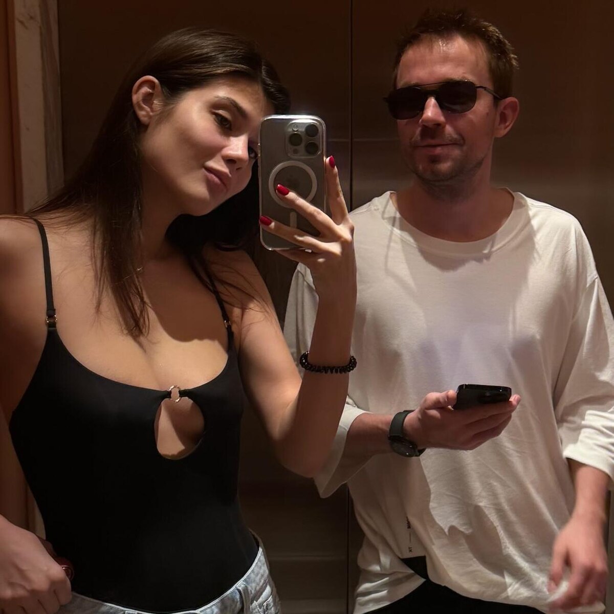    Александр Петров с женой Викторией Социальные сети