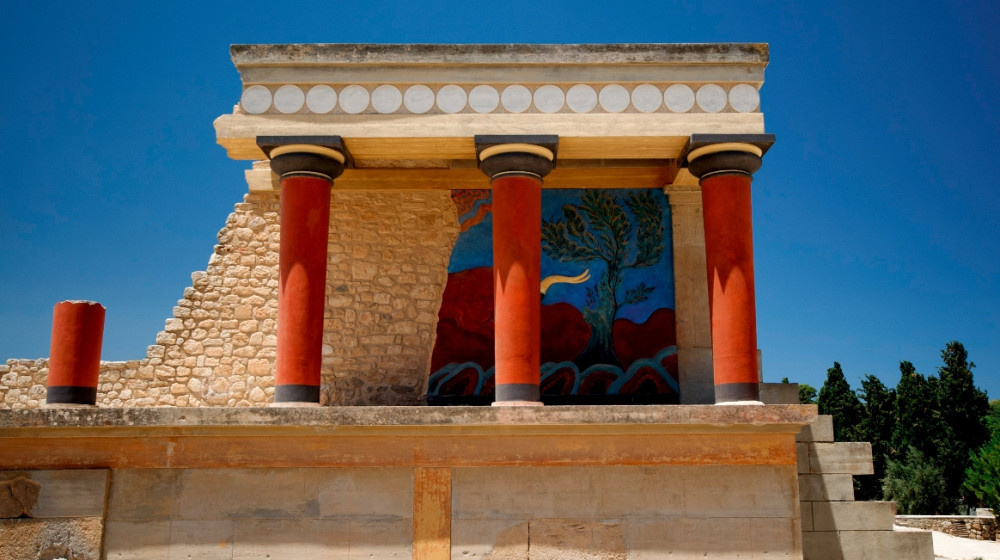    Тайна лабиринта Минотавра скрыта в руинах Кносского дворца