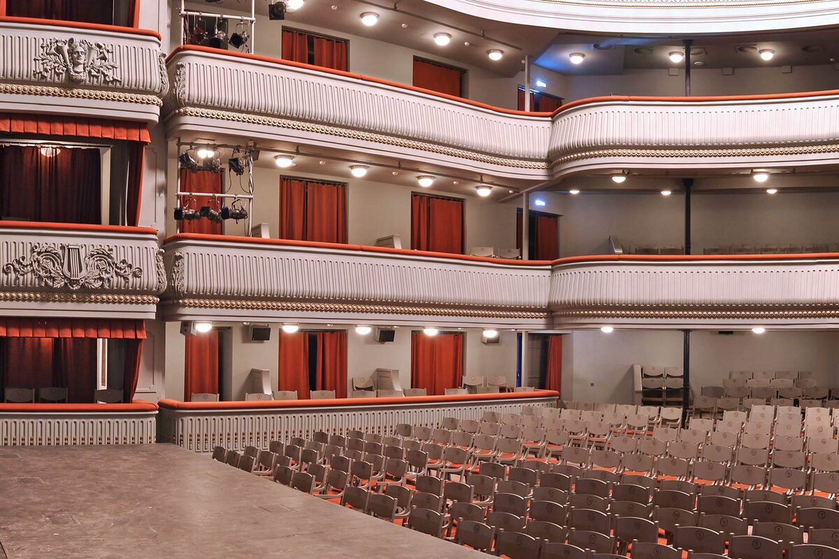 Театр Наций — купить билеты онлайн на лучшие спектакли