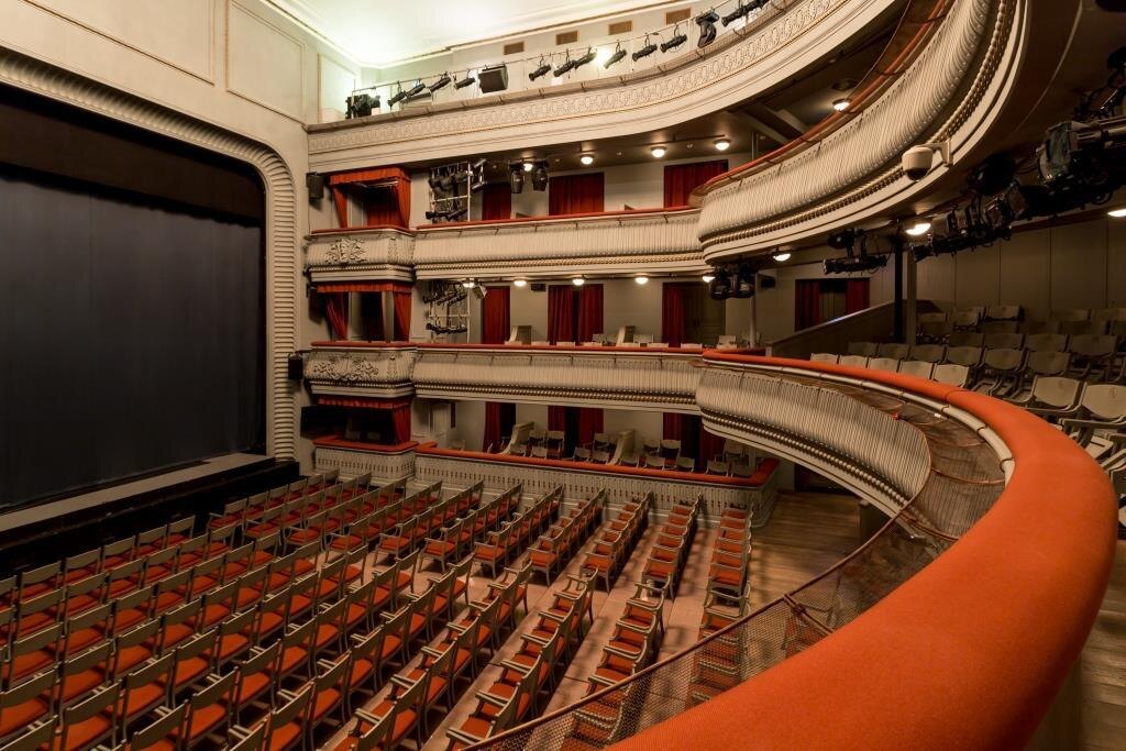 Билеты в Театр Наций — выбор мест и даты спектаклей