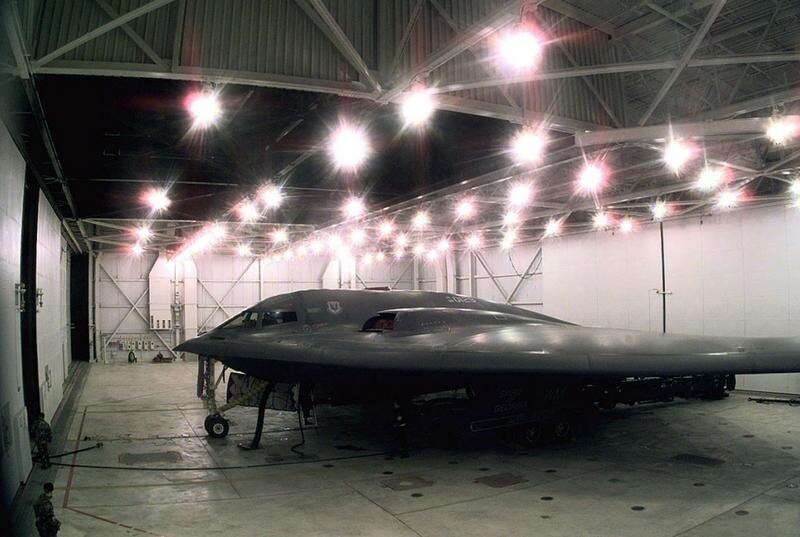 B-2 Spirit в ангаре