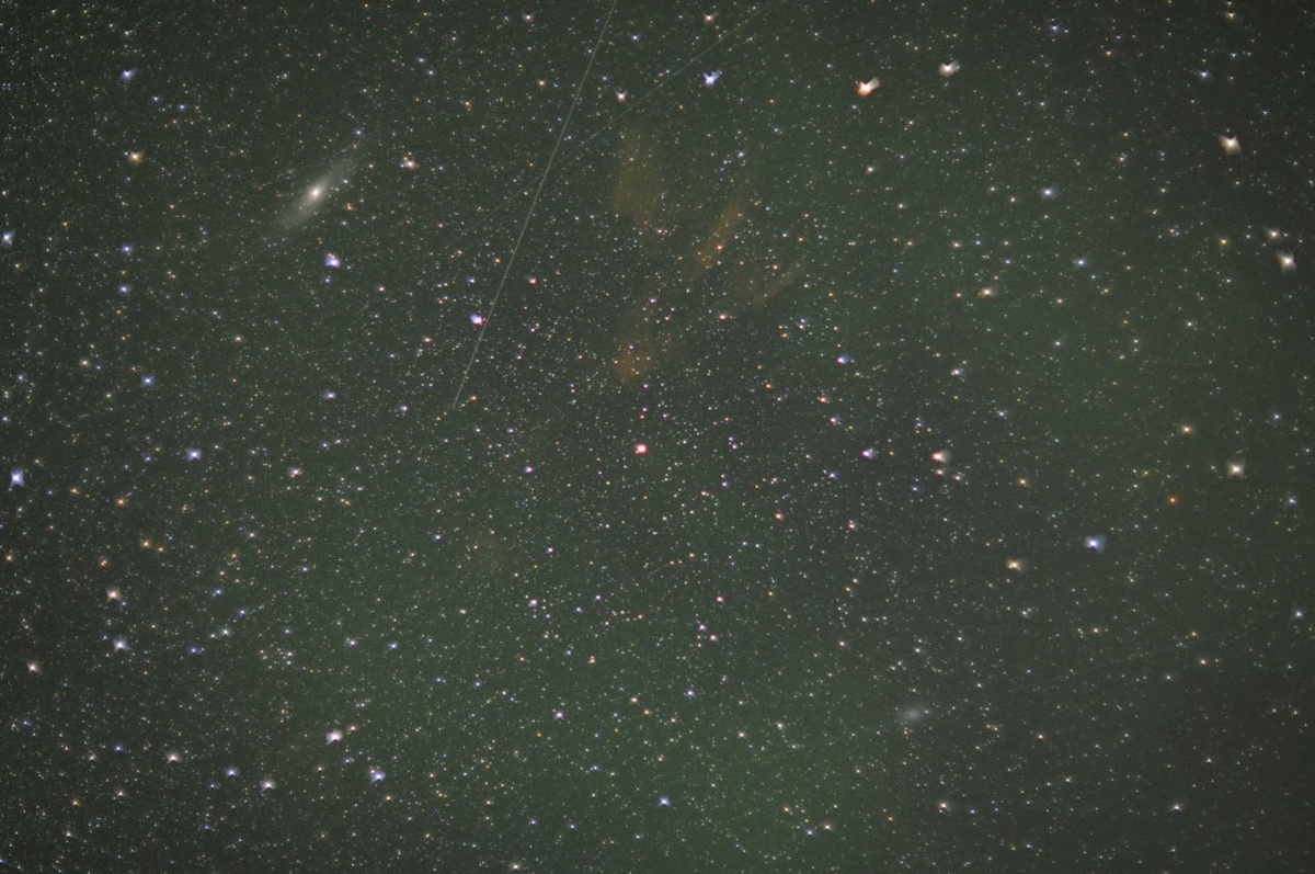 Фотография звездного неба над Томском
Автор фотографии: Дмитрий Капарулин, заведующий астрономической обсерваторией ТГУ