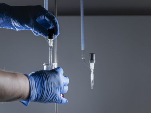    лаборатория // фото: Изображение от wirestock на Freepik