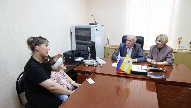    Спикер регионального парламента провёл личный прием граждан Фото: Пресс-служба Думы Ставропольского края