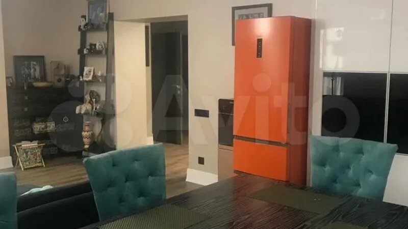     Квартира, в туалете которой имеются «пара лишних глаз», продается в Барнауле почти за 20 млн рублей «Авито»