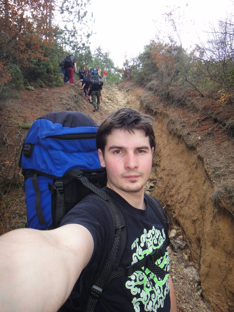 с 2006 года я работаю с подростками. Организовывал палаточные лагеря, был руководителем смены, организовывал археологические экспедиции и походы выходного дня. Работая с трудными подростками мы всегда сопровождали их, проводили диагностику до попадания в лагерь, работали с с ними в лагере- отслеживая динамику и изменения, а потом еще минимум полгода курировали семью. В каждого ребенка мы вкладывали частичку себя, но если ребенок попадал в привычную среду без социально-психологической поддержки, то в его памяти оставались только положительные моменты о поездке. 