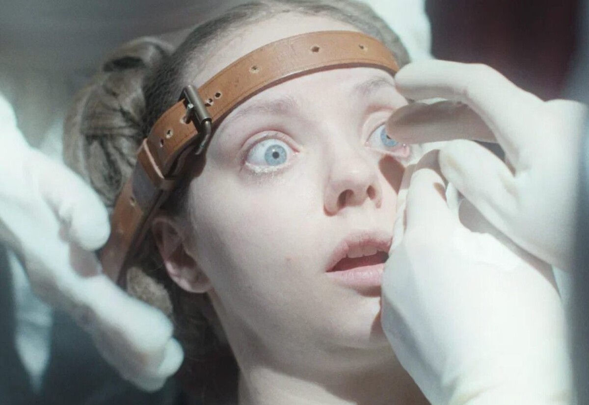 Кадр из фильма "Гадкая сестра".