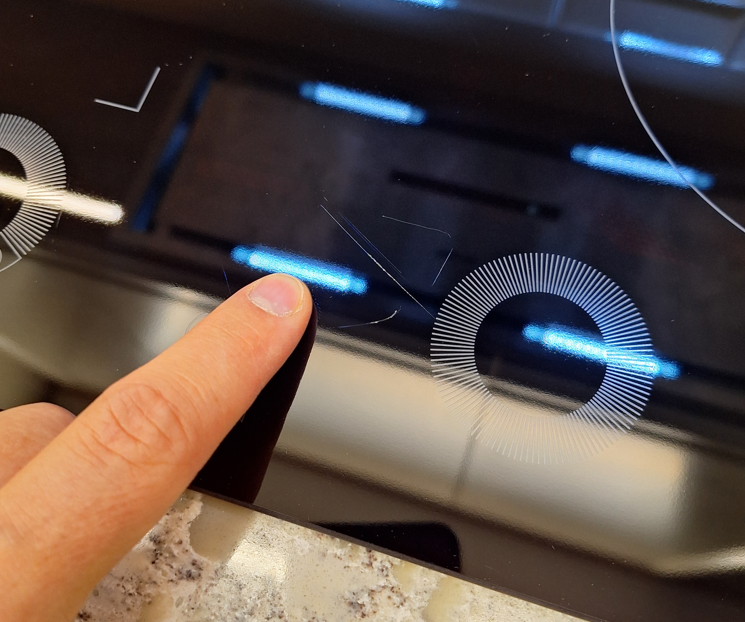 Царапина на новой плите