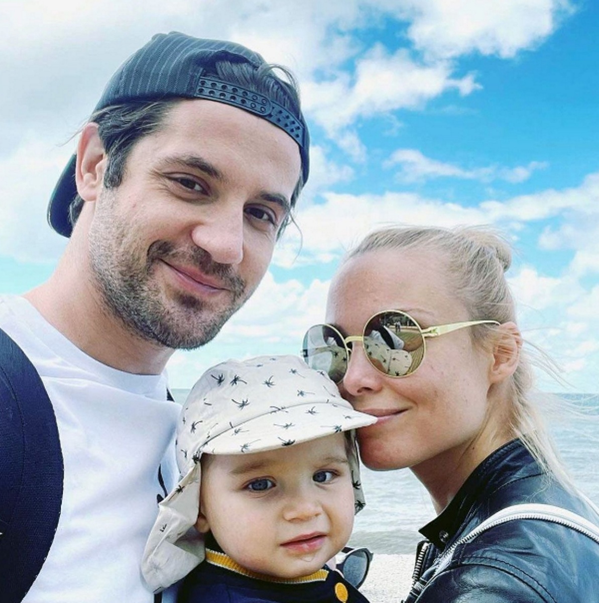 Марк Богатырев с Татьяной Арнтгольц и сыном Данилой. Фото: соцсети