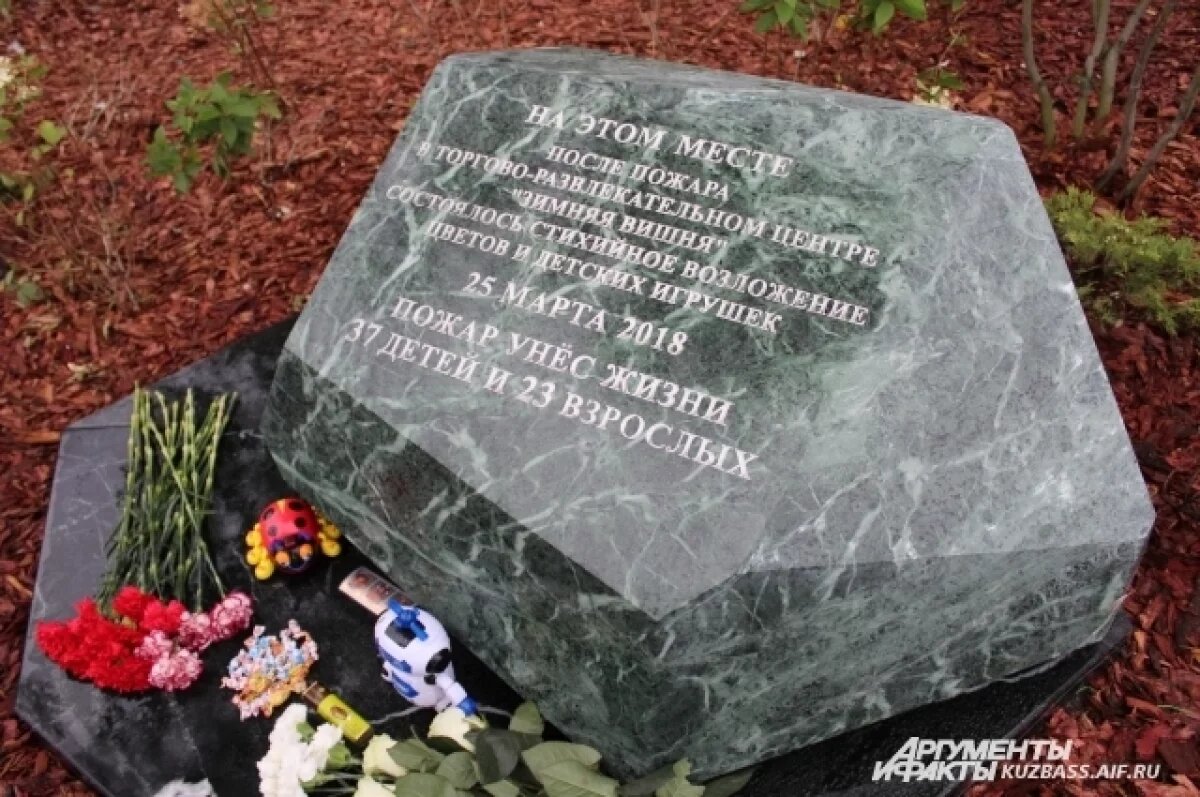    Танцы без штанов.