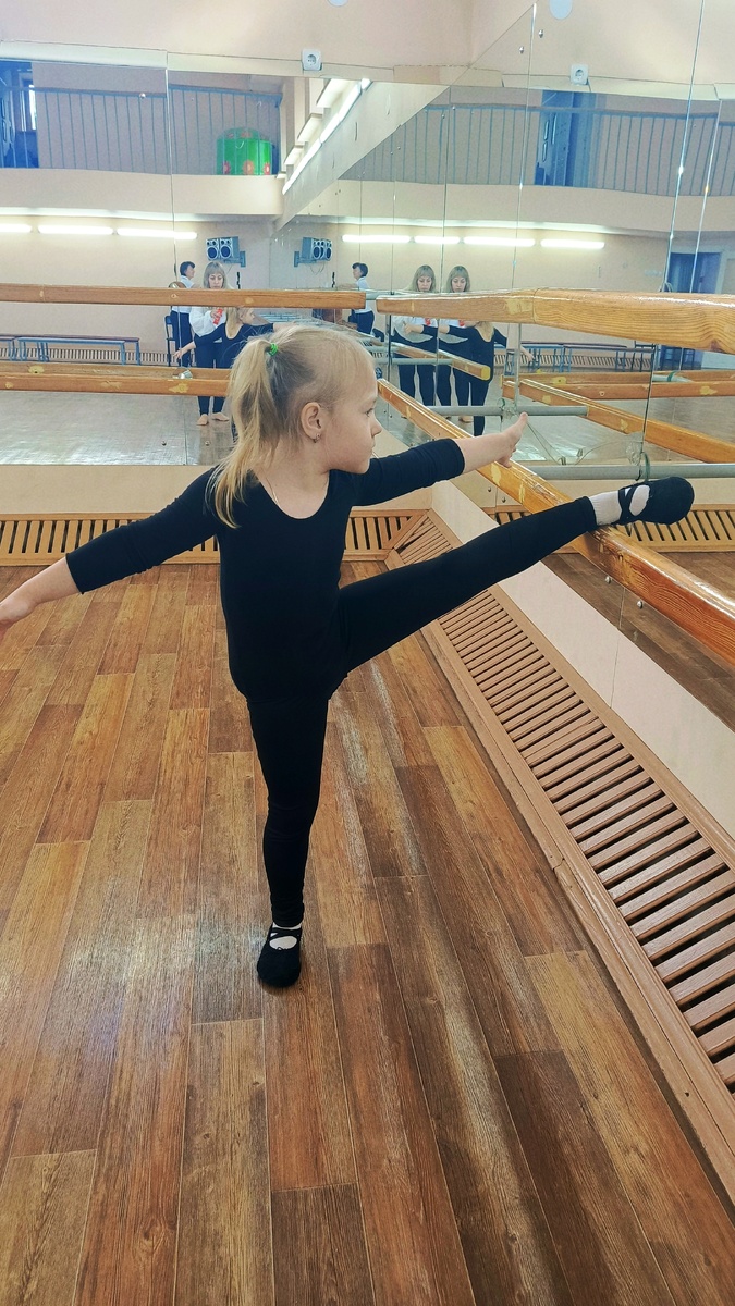  Хотелось бы порассуждать на тему :«Как важно, чтобы каждый ребёнок занимался каким-либо спортом, кружком или секцией»