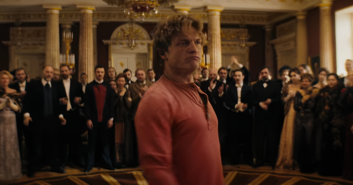 Кадр из тизер-трейлера к фильму "Волчок" 