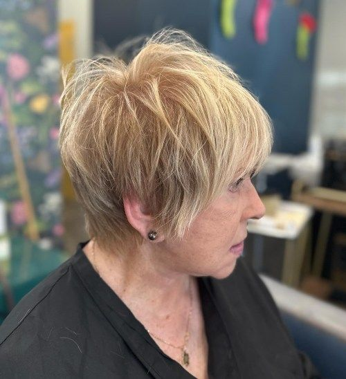 На фото красиво, в жизни и в движении, на улице напоминает старое гнездо, осбенно при движении воздуха.