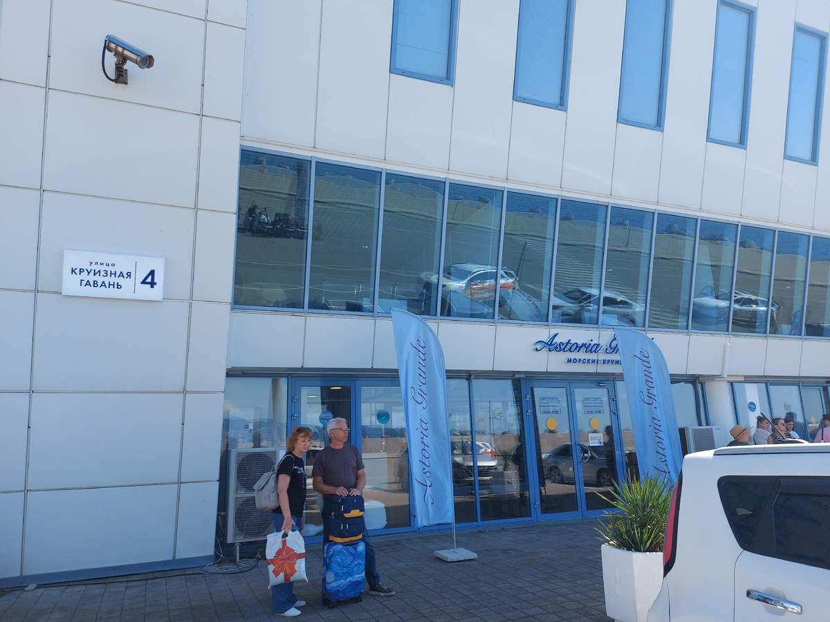 Точка старта: Круизная гавань, 4/5. Чемодан готов, настроение - на высоте! Если нашли этот вход - поздравляю, вы уже почти в круизе!