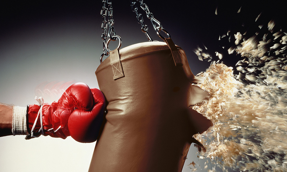 Мы так устроены: нашу психику, эмоции, тело буквально переполняют привычные схемы — ежедневные звонки, забота, даже не всегда приятные чувства становятся необходимыми. 