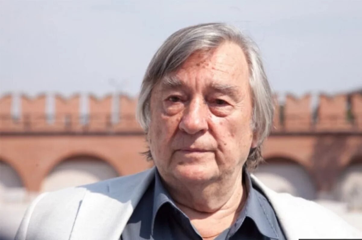    Путин присвоил звание Героя труда писателю Проханову