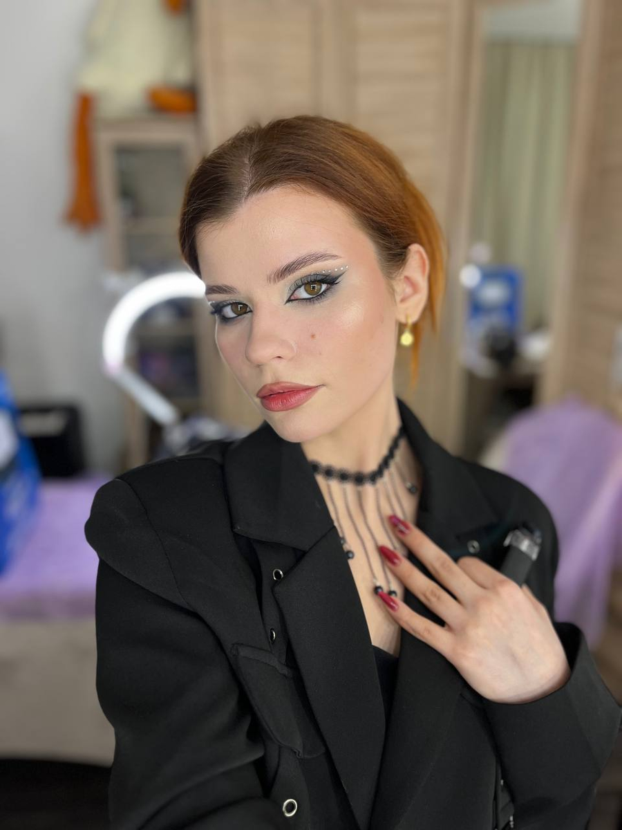 Анна Клеменок — выпускница курсов визажа академии красоты «Эколь»