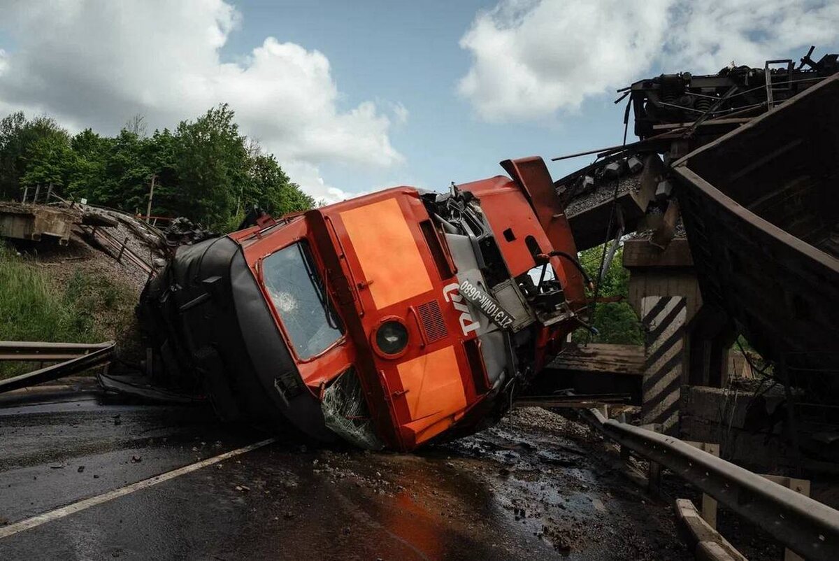    Александр Хинштейн: подрывам мостов в Курской и Брянской областях не может быть оправдания