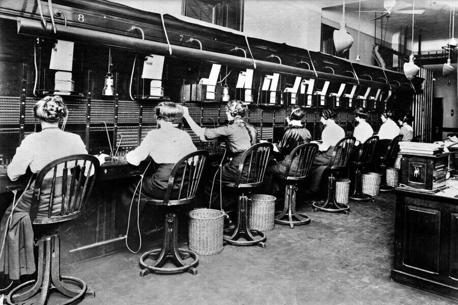 Первые телефонные станции