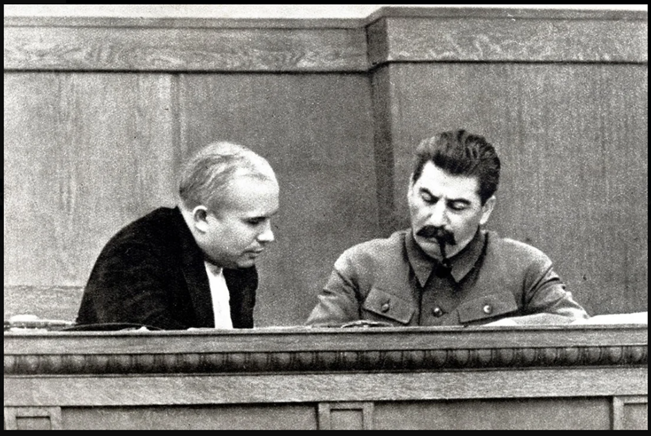 Хрущев и Сталин в 1936м году.Из открытых источников