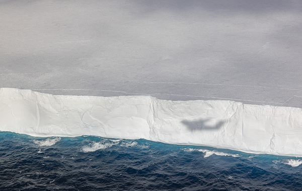    Айсберг А23а  UK MOD Crown Copyright via Getty Images