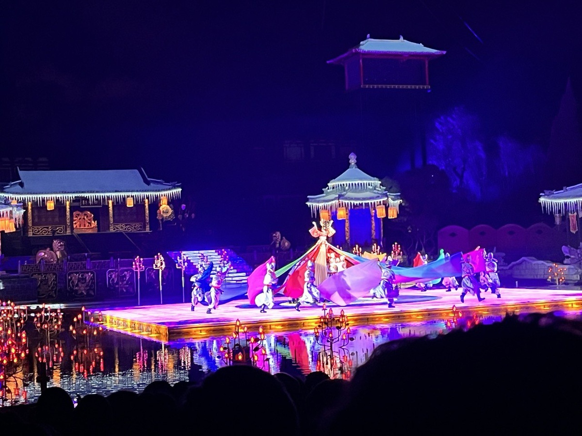 长恨歌 (Song of Everlasting Regret) - вечером еще прекраснее