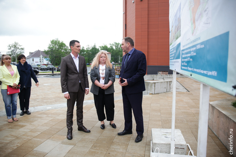    Ремонт площади возьмет на себя компания "ФосАгро".