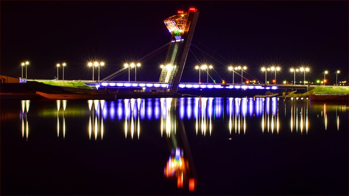 Салехард. Мост через Преображенку — последняя городская черта перед настоящим Севером.