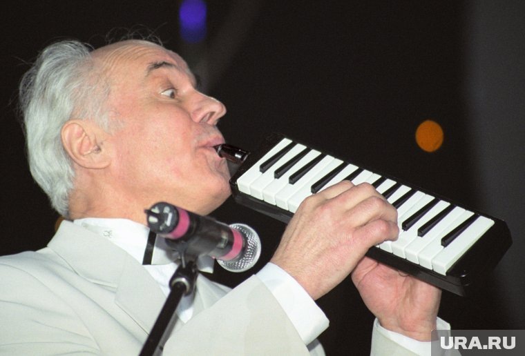     Композитор Евгений Дога на сцене Государственного концертного зала «Россия», где состоялся творческий вечер, посвященный 65-летию музыканта ИТАР-ТАСС/Микляев Сергей