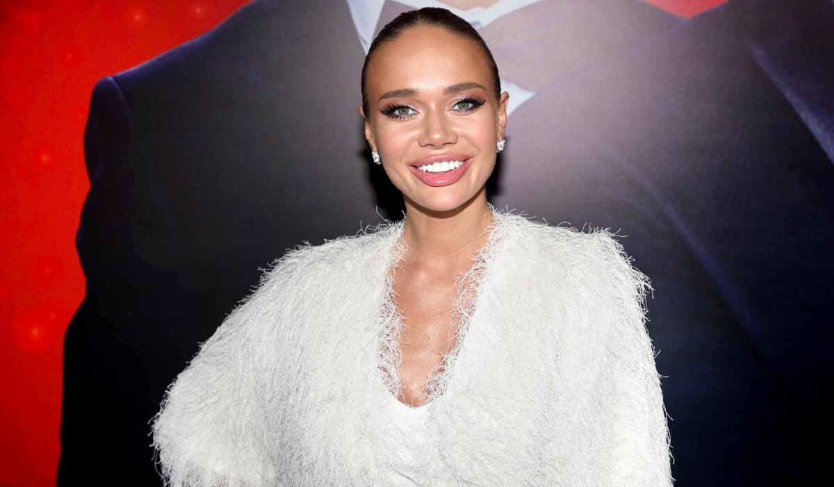     Яна Кошкина сообщила о разводе после полутора лет брака