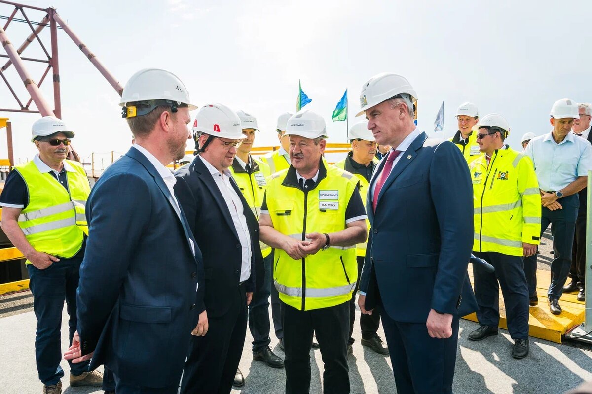    В Сургуте завершилась состыковка пролетов второго моста через Обь