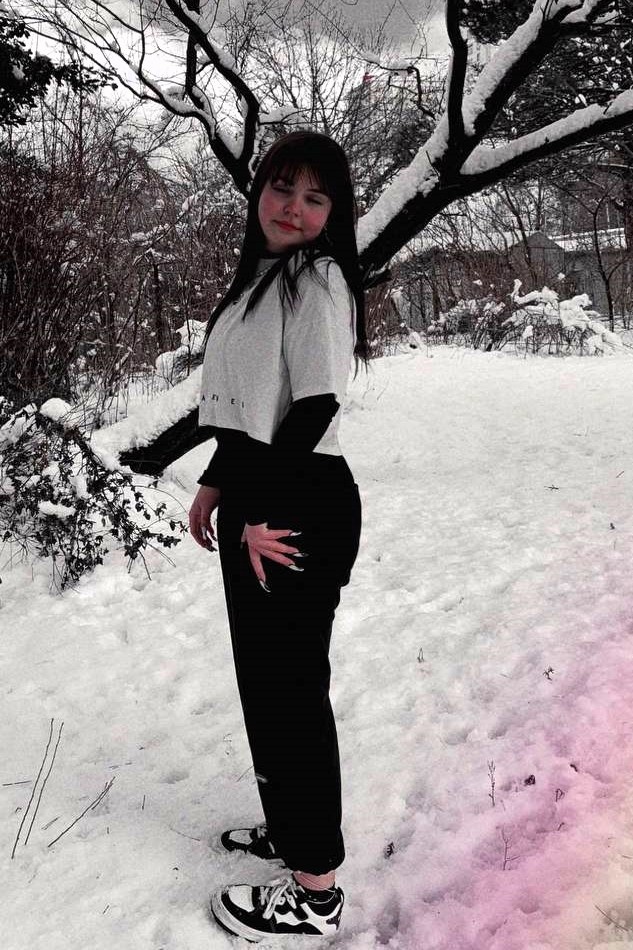 Мария, пишет про ангелов в своей книге