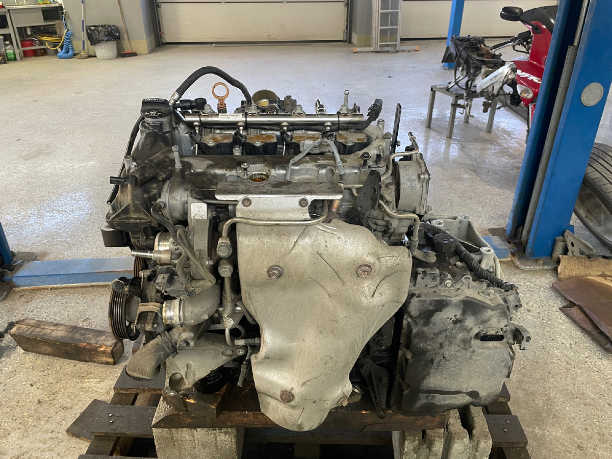 Двигатель с коробкой