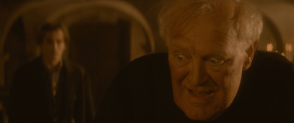 Из актёров можно отметить только Джосса Экленда, который в основном известен одномерными ролями антагонистов второго плана. Тут у него материал поинтереснее.