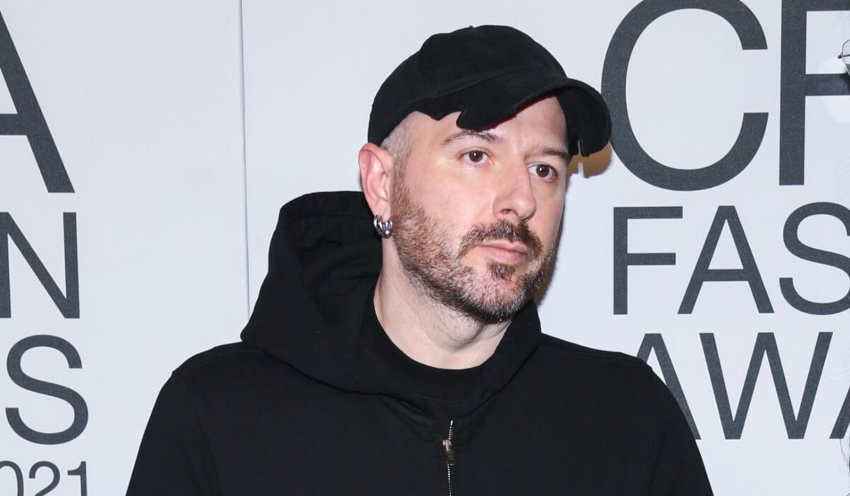     Демна Гвасалия представил свою последнюю коллекцию в Balenciaga