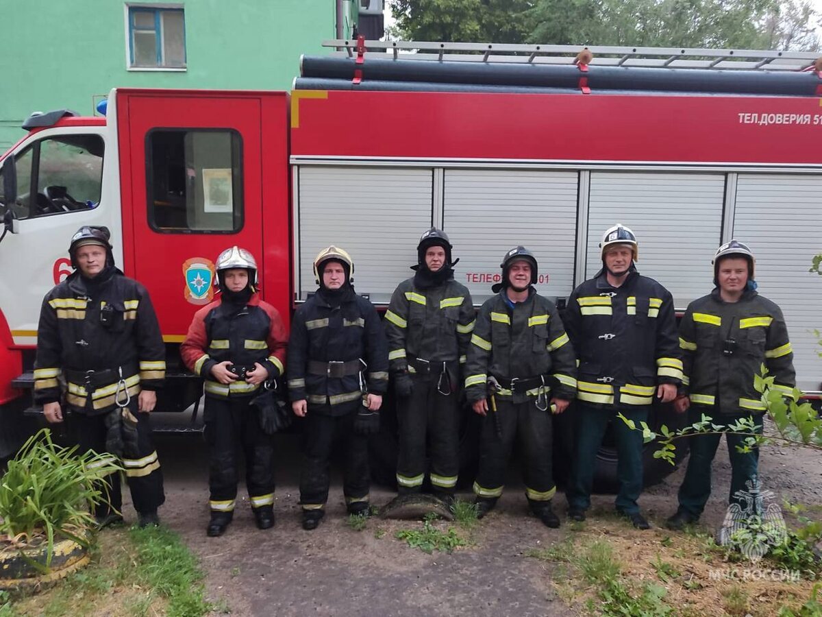    Из горящего дома на Парковой в Курске спасли женщину и ребёнка