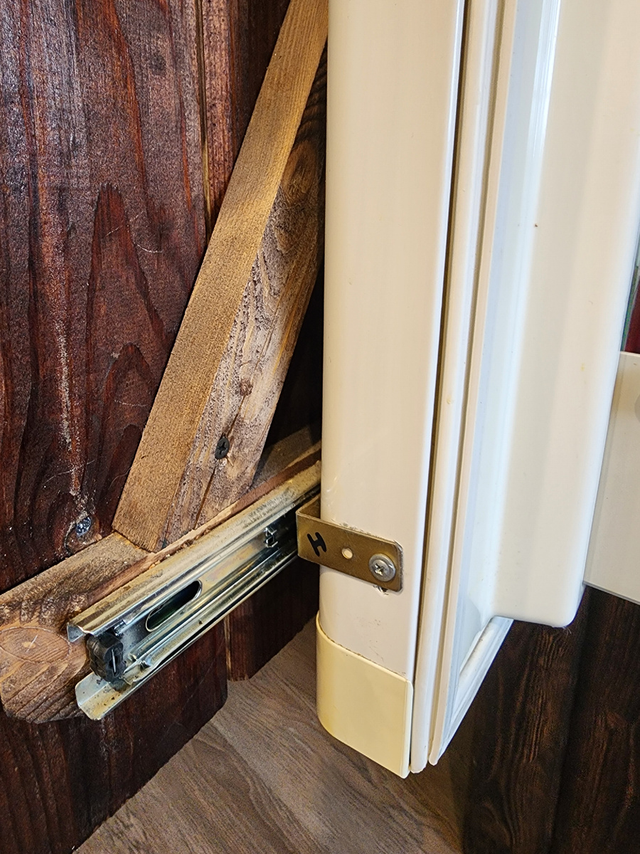 Встраиваем наш старый холодильник (из архива автора)