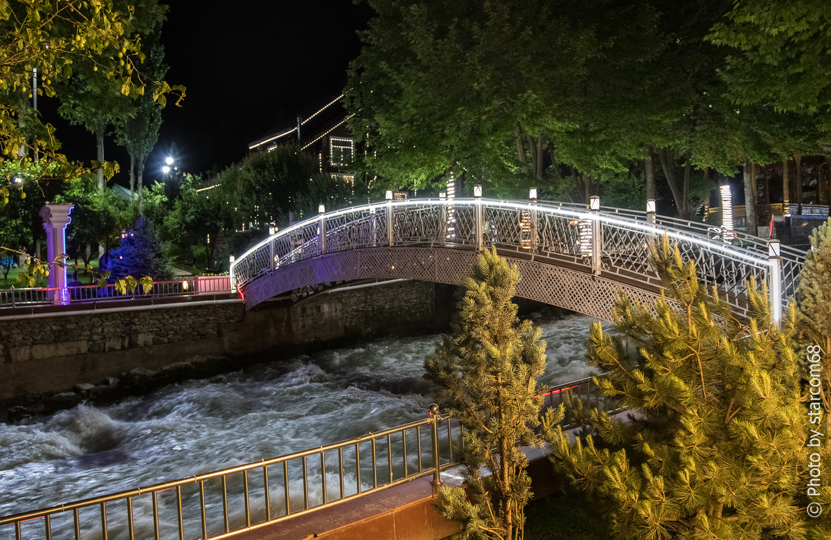 Горбатый мостик через Дараи-Паткуноб и Русский Дом резиденции Чорчаман