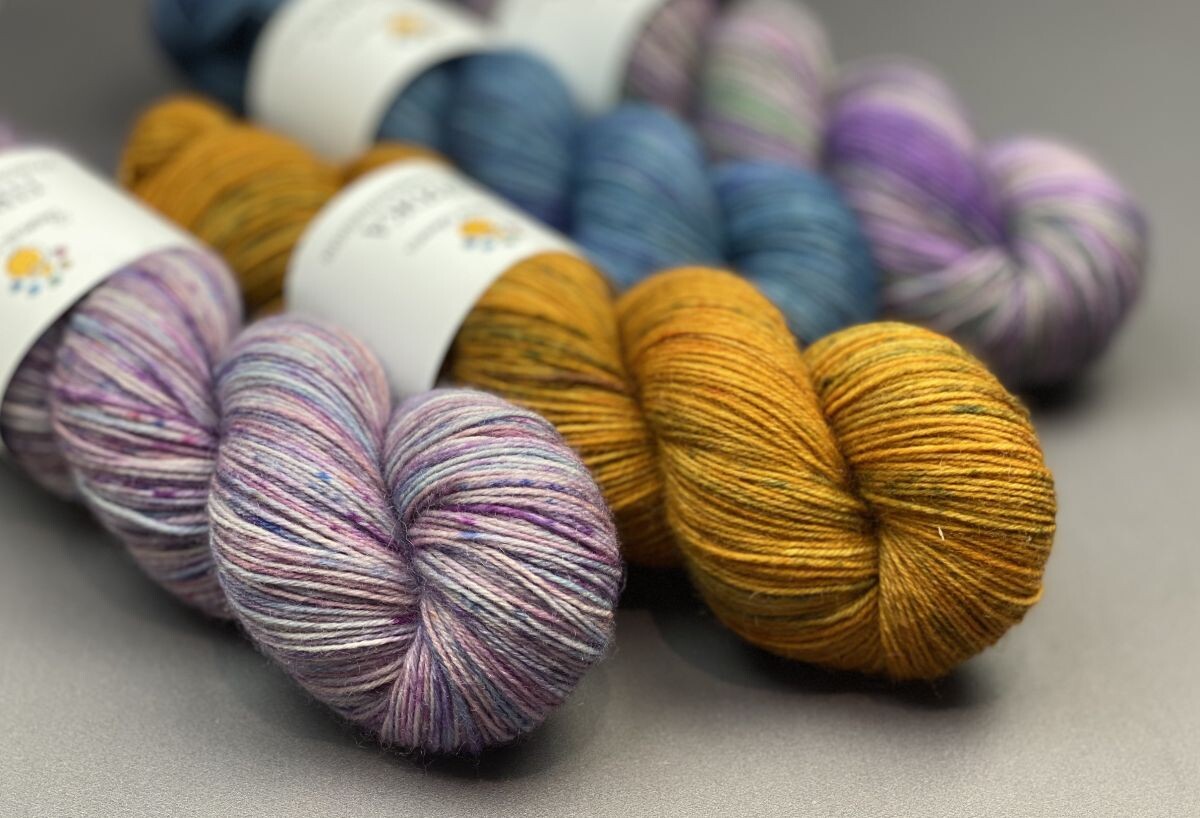 Носочная техника в смешанной технике — частичное погружение и сухой краситель